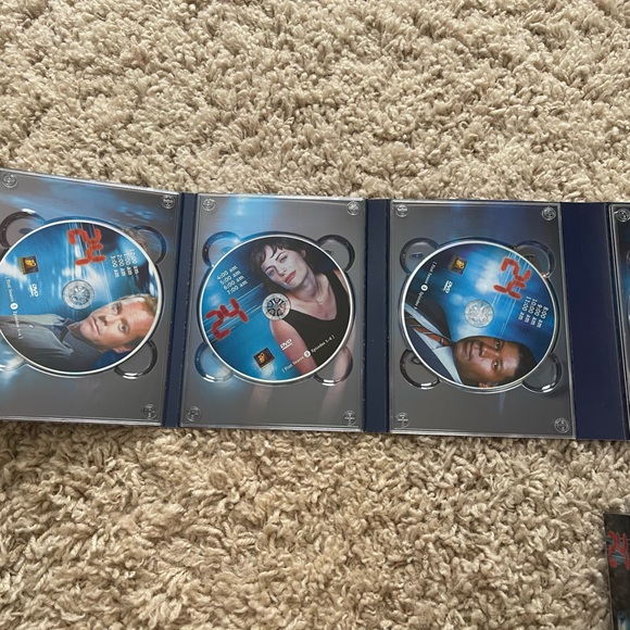 24 Season 1 & 2 DVD set - Picture 4 of 5
